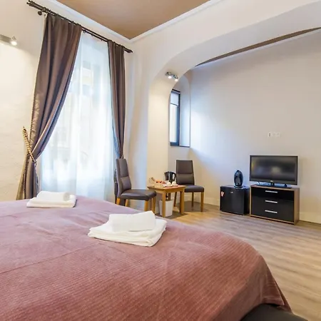 Oliver House Apartment